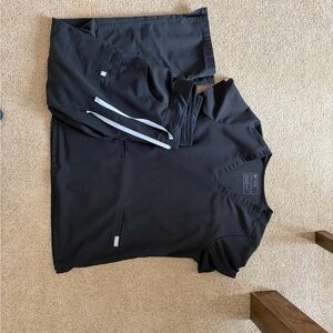 Figs Black Scrub Set